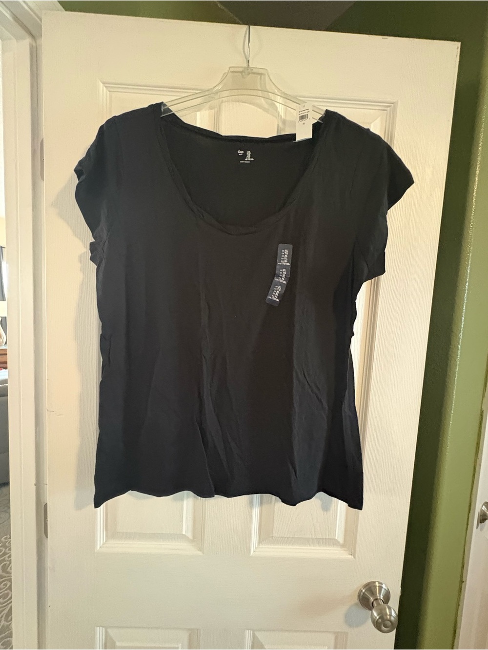 GAP Black Scoop Neck Short Sleeve Tee